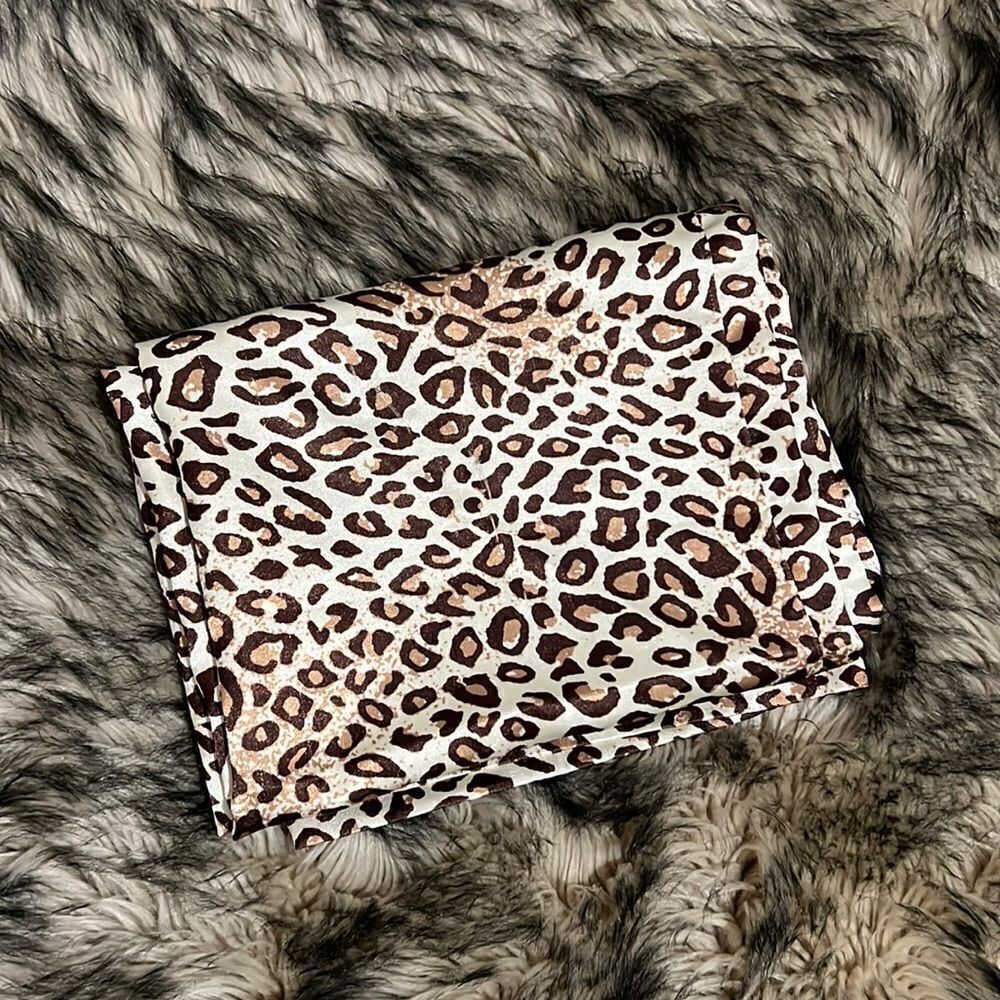 Cheetah Print Silk Pillowcase (Polyester Silk feel)